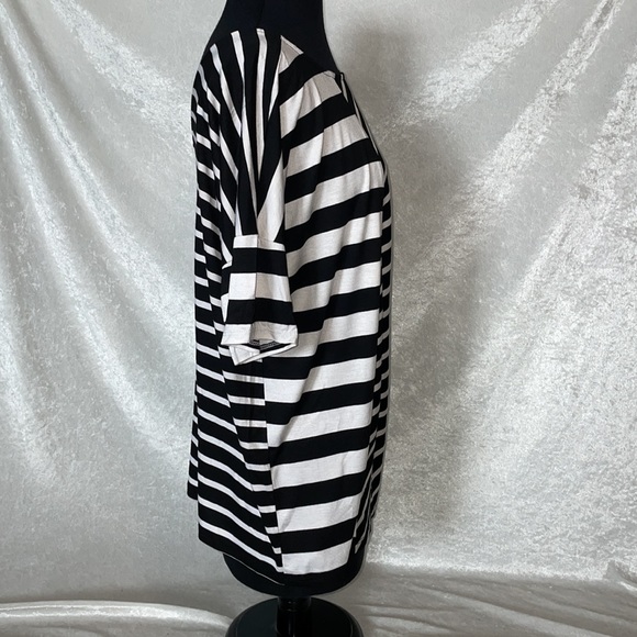 White House Black Market top - Picture 4 of 7